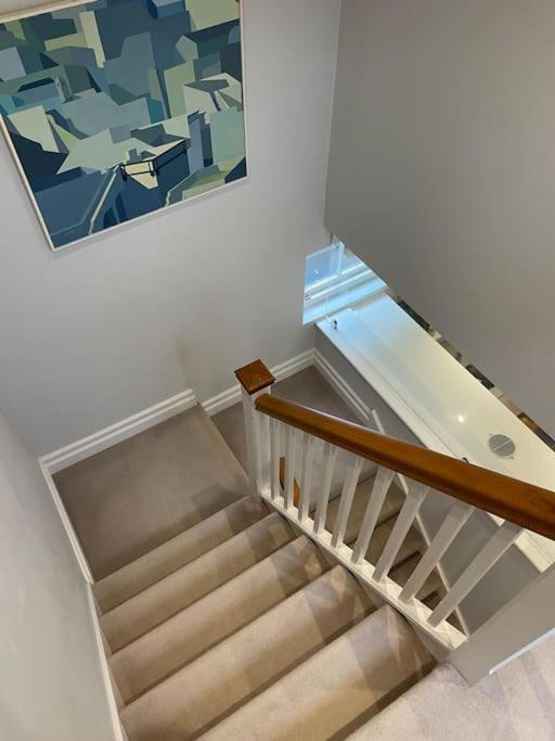 Charming & Cosy Town Centre Home With Parking Guildford Exterior photo
